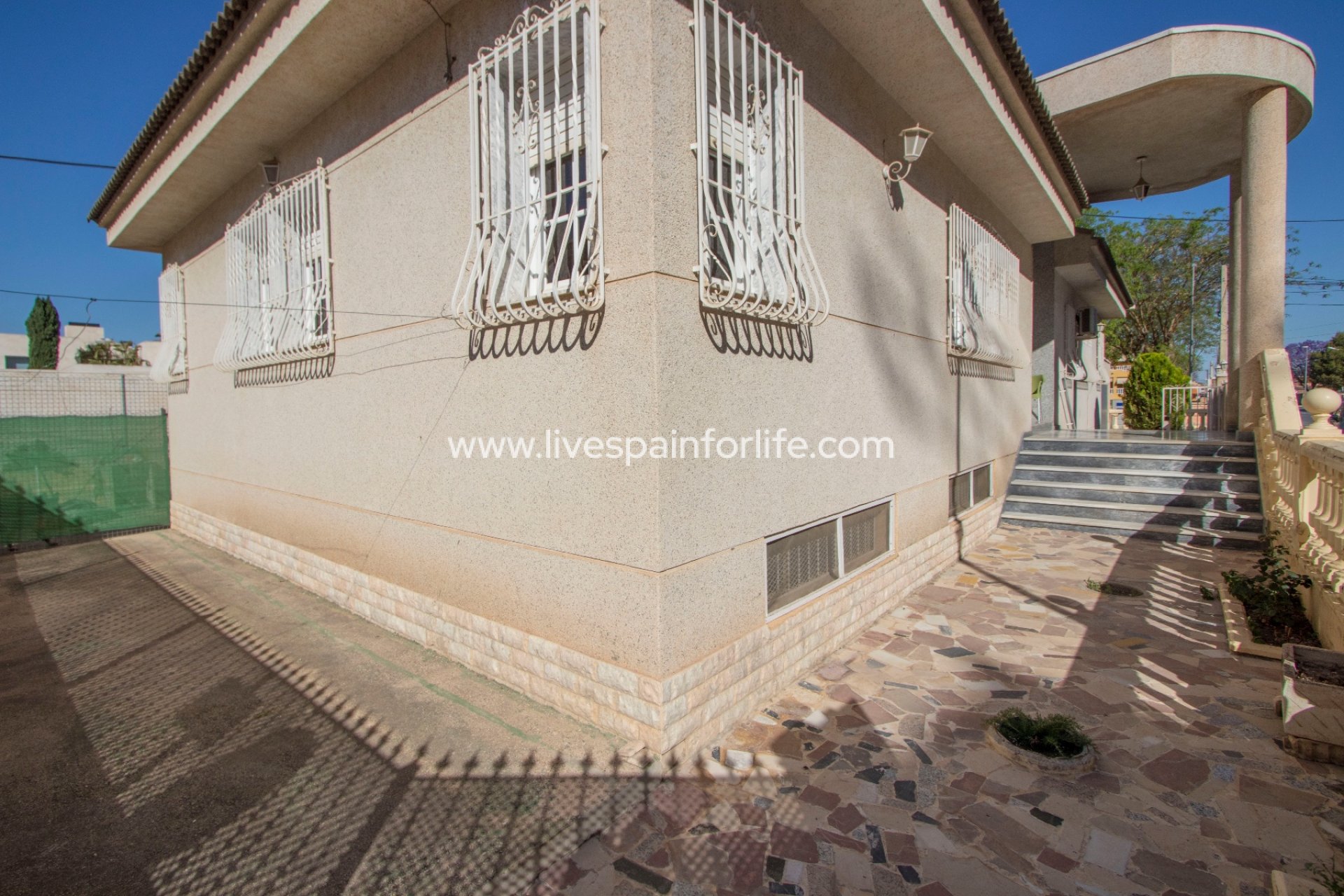 Reventa - Town house -
Redovan