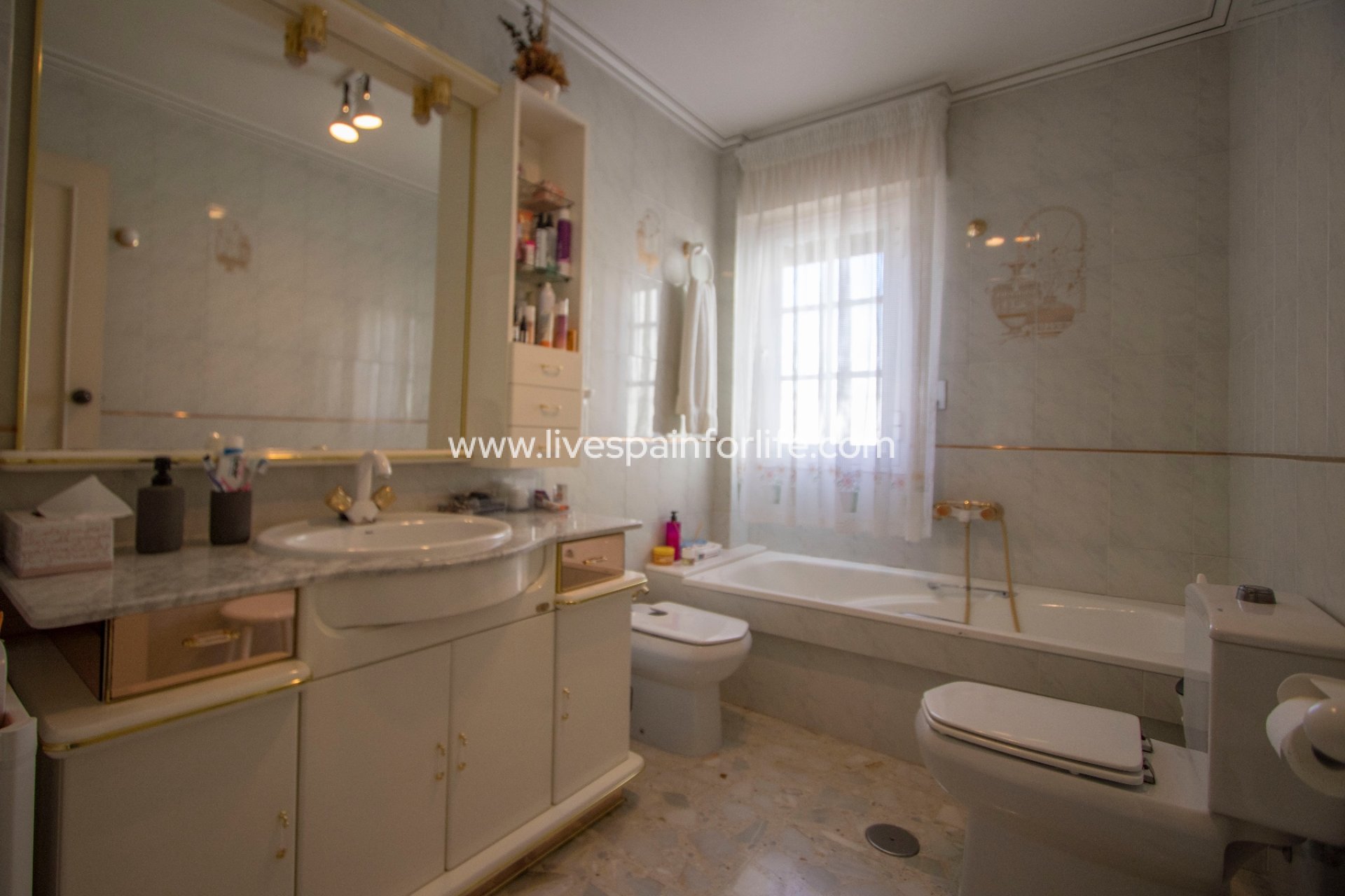 Reventa - Town house -
Redovan