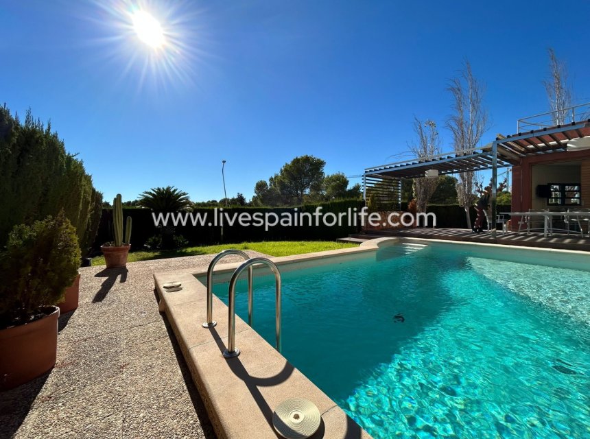 Reventa - Villa (detached) -
Orihuela Costa - Dehesa de Campoamor