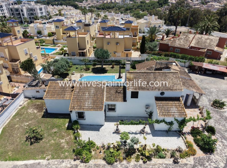 Reventa - Villa (detached) -
Orihuela Costa - Villamartin