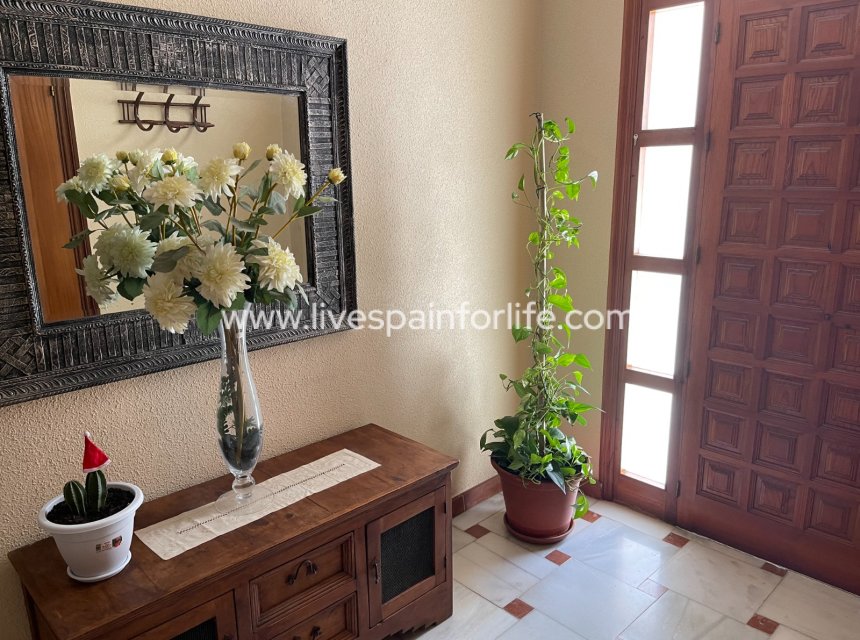 Reventa - Villa (detached) -
San Miguel De Salinas - pueblo