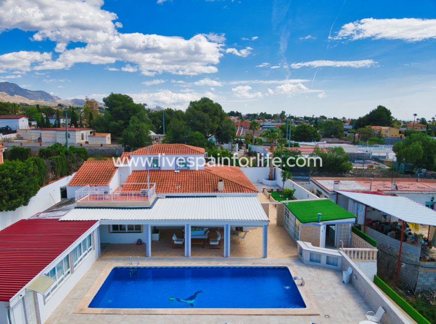 Revente - 5. Finca / Country Property -
Albatera