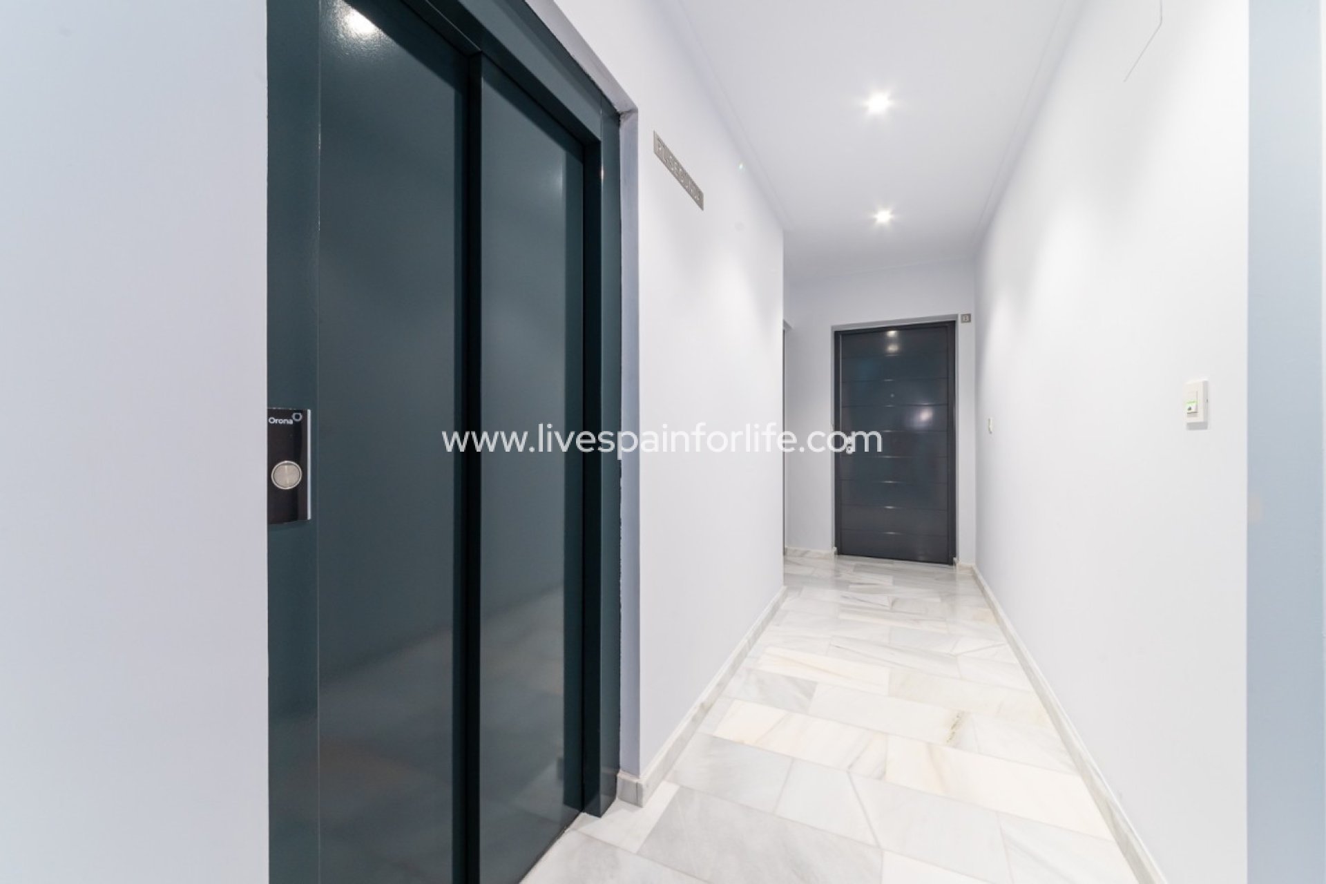 Revente - Apartment - Top Floor -
Benijofar