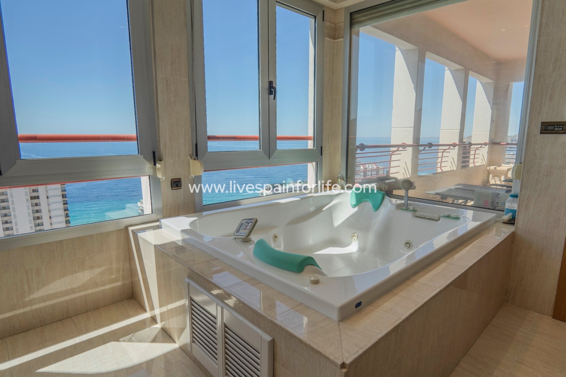 Revente - Apartments -
Benidorm