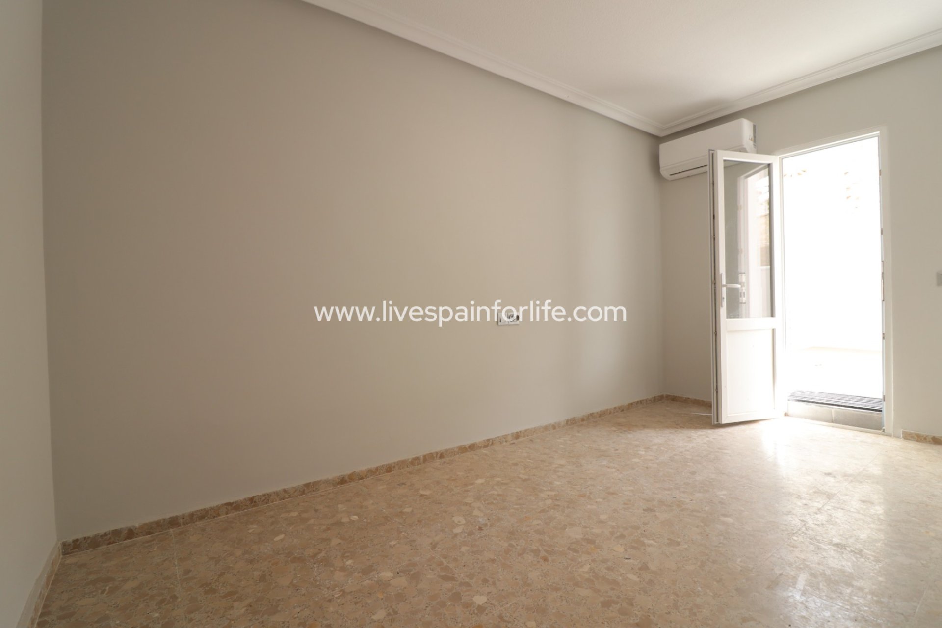 Revente - Apartments -
Torrevieja - Torre La Mata