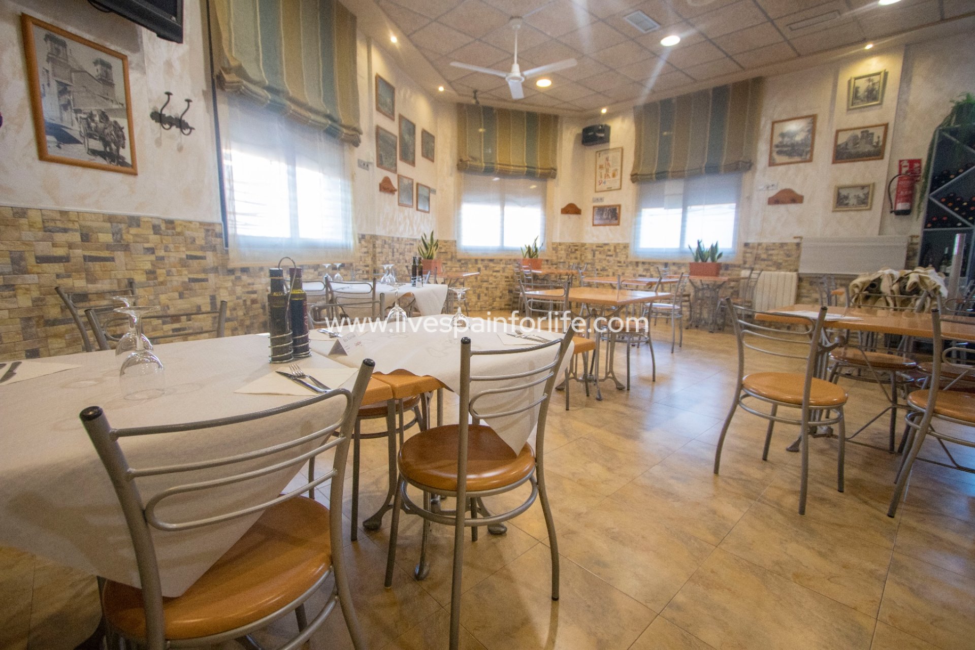 Revente - Commercial -
Albatera