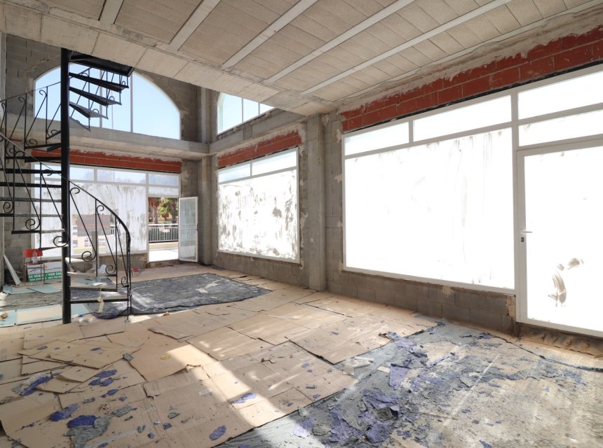 Revente - Commercial -
Benimar - Benimar II