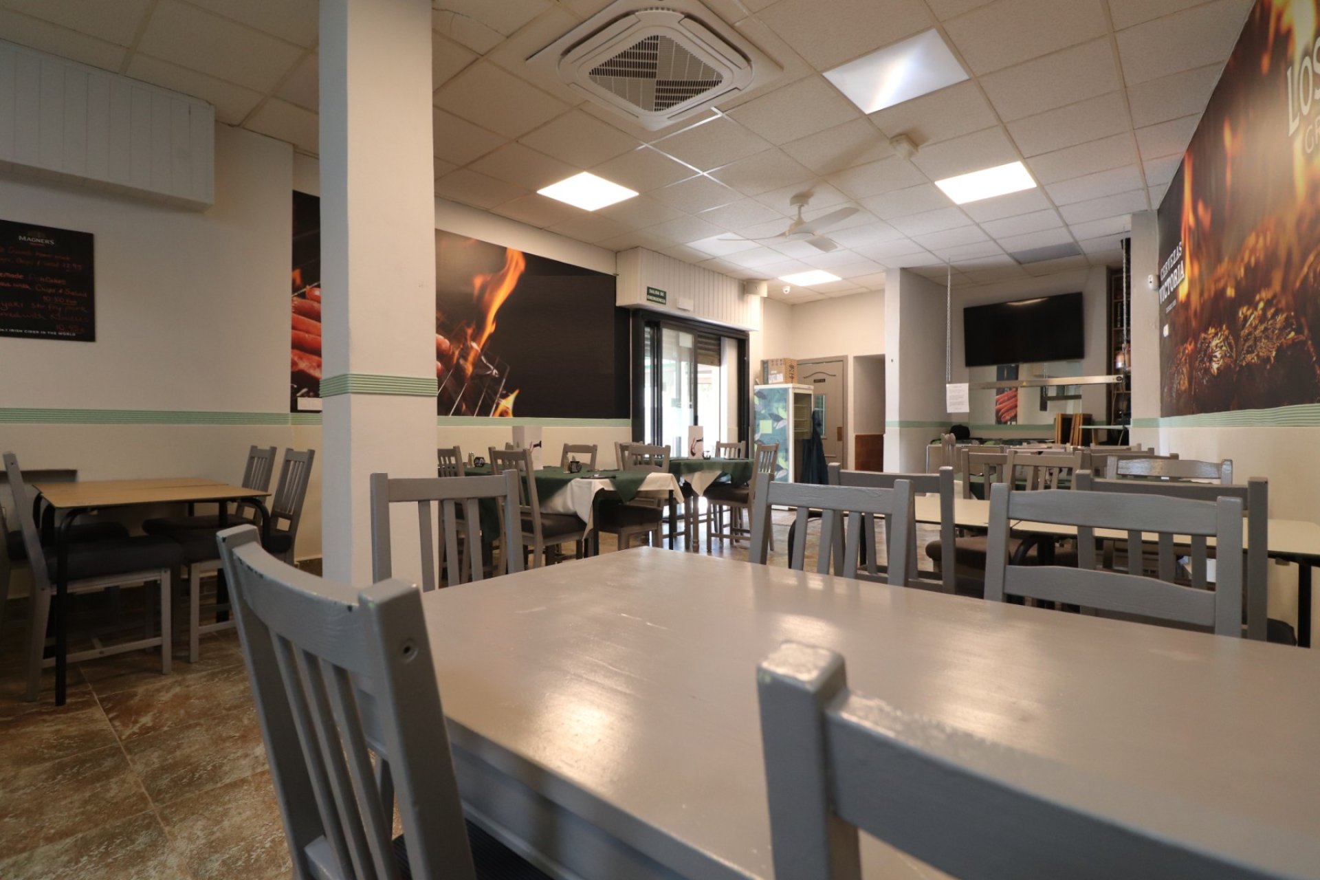 Revente - Commercial -
Catral - Catral - Town