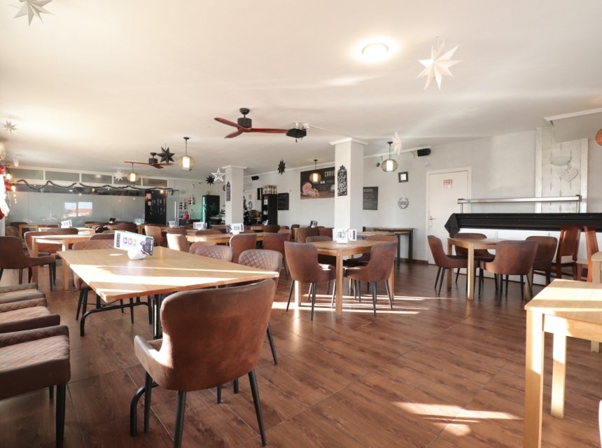 Revente - Commercial -
Ciudad Quesada - Doña Pepa