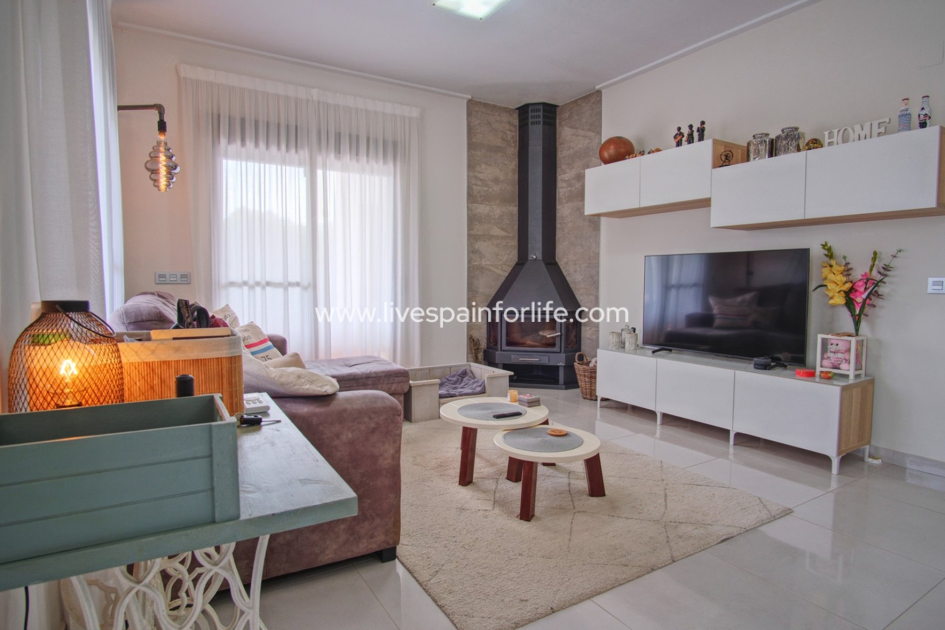 Revente - Commercial -
Dolores - Dolores - Country