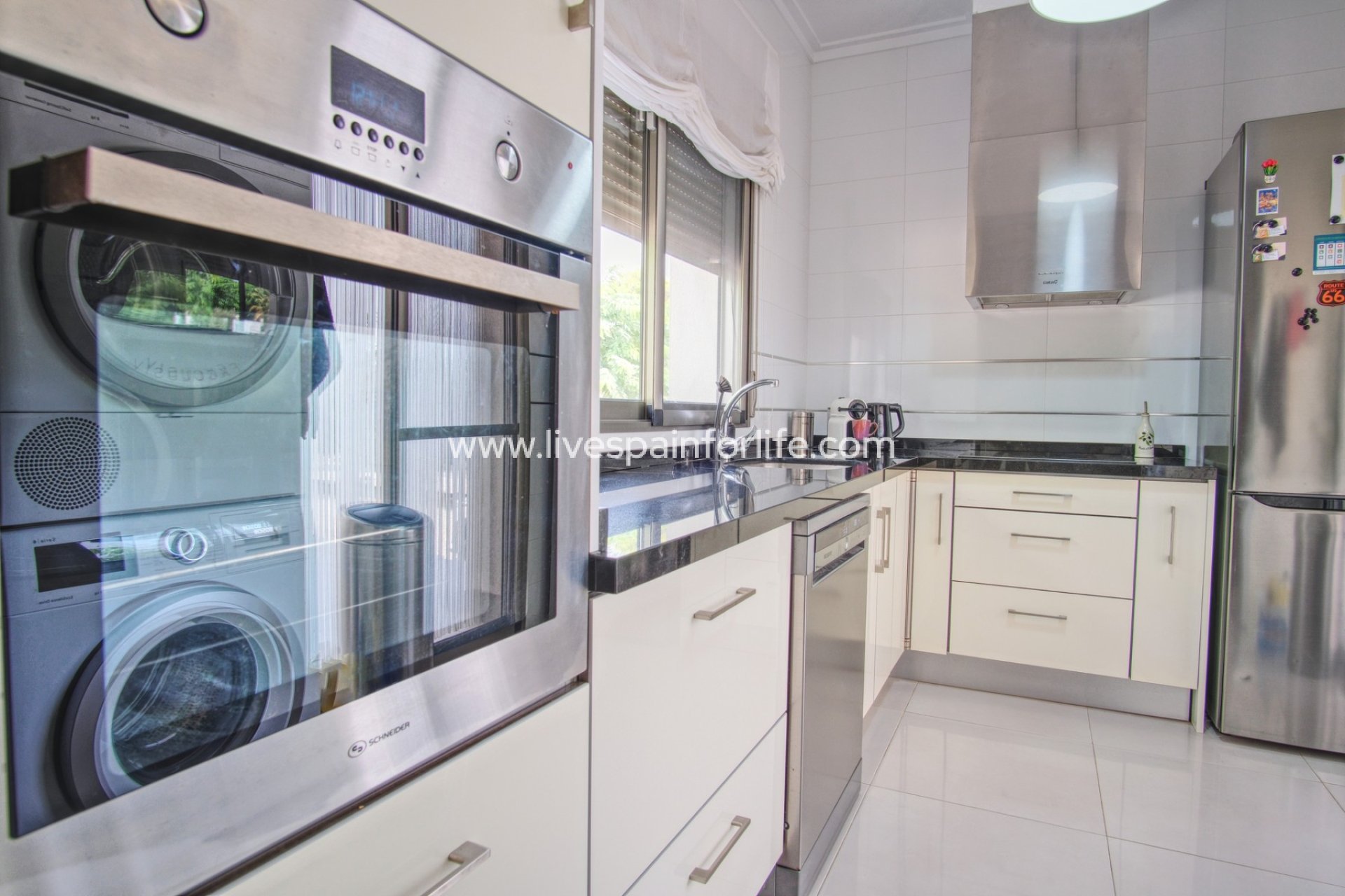 Revente - Commercial -
Dolores - Dolores - Country
