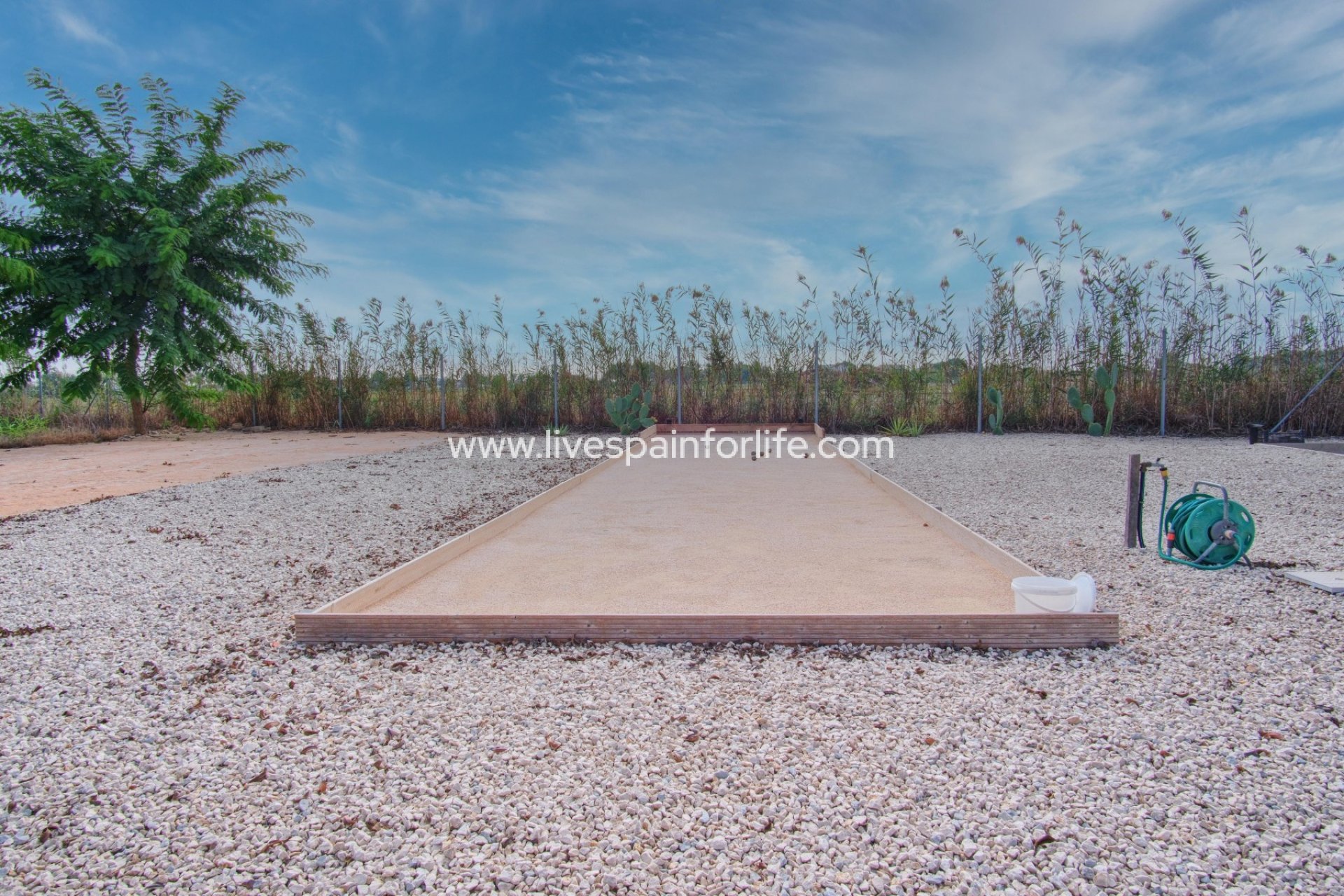 Revente - Commercial -
Dolores - Dolores - Country