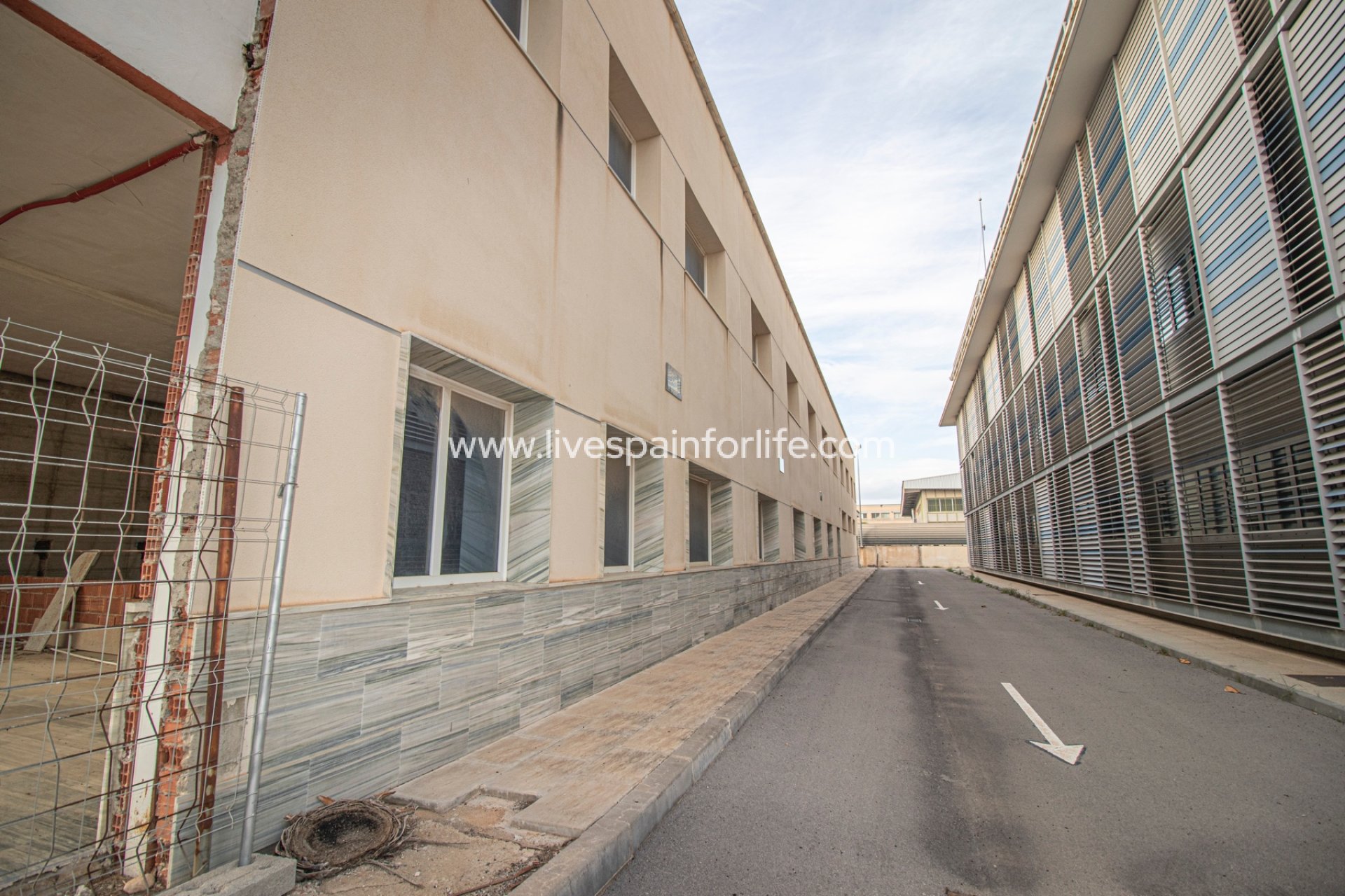 Revente - Commercial -
Elche