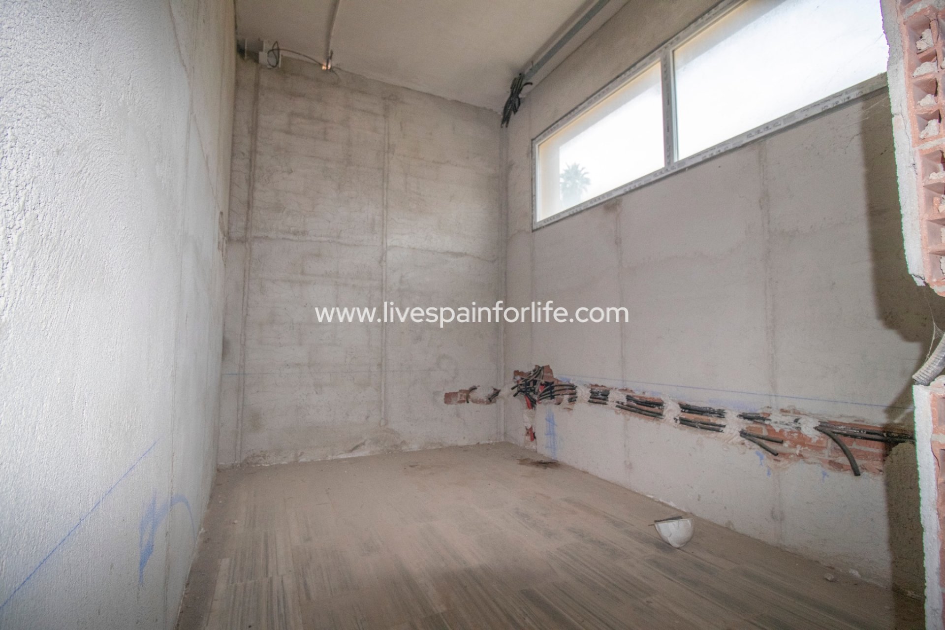 Revente - Commercial -
Elche