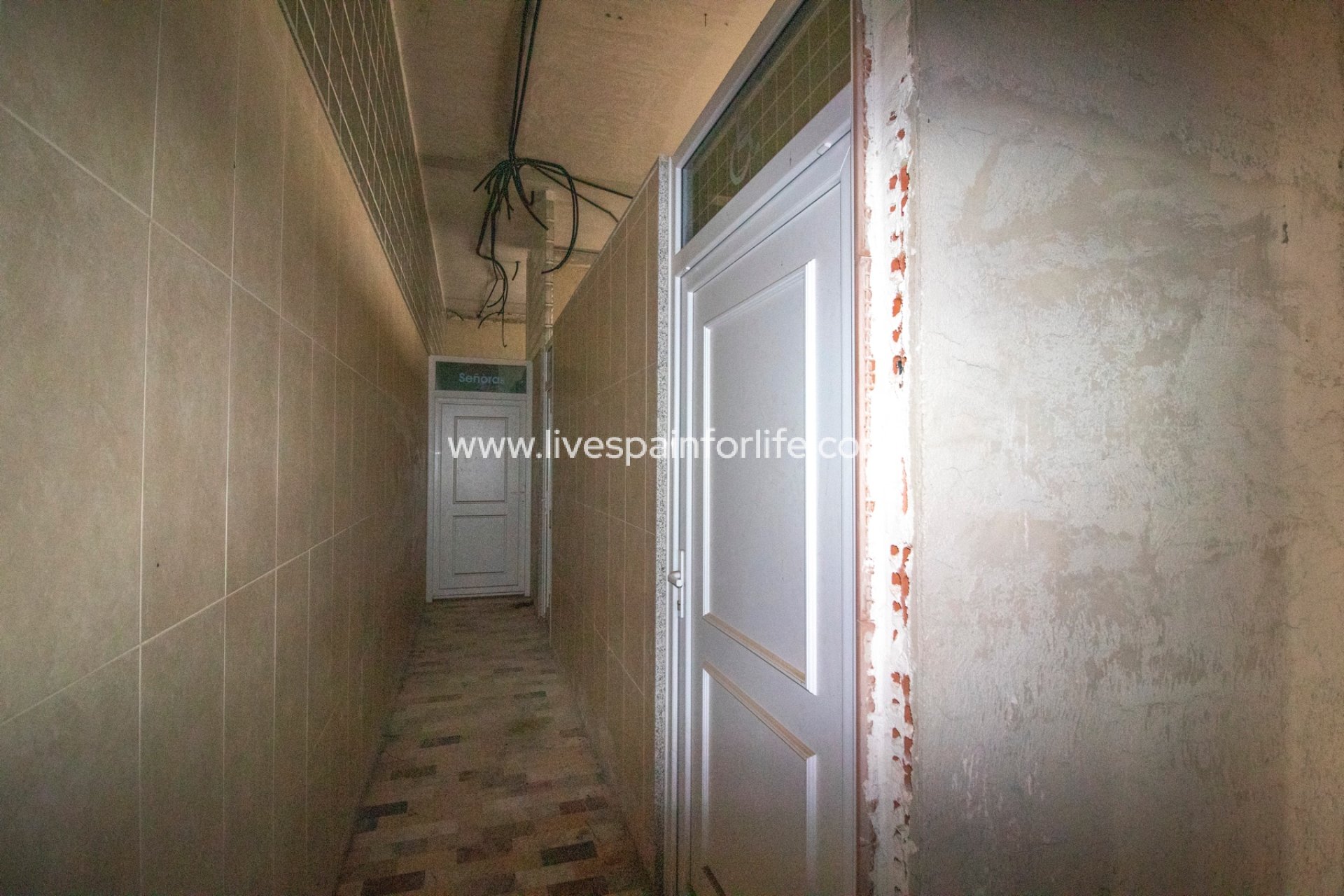 Revente - Commercial -
Elche