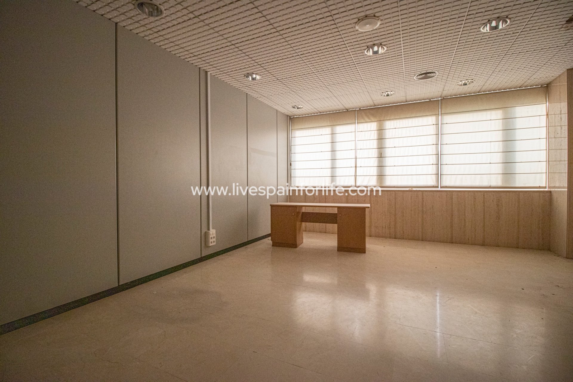 Revente - Commercial -
Elche