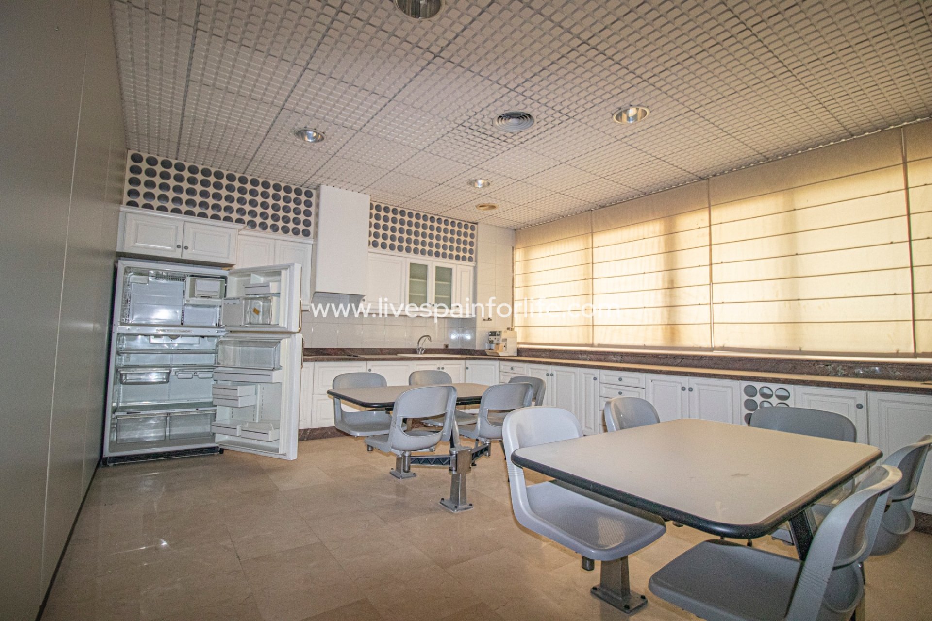 Revente - Commercial -
Elche