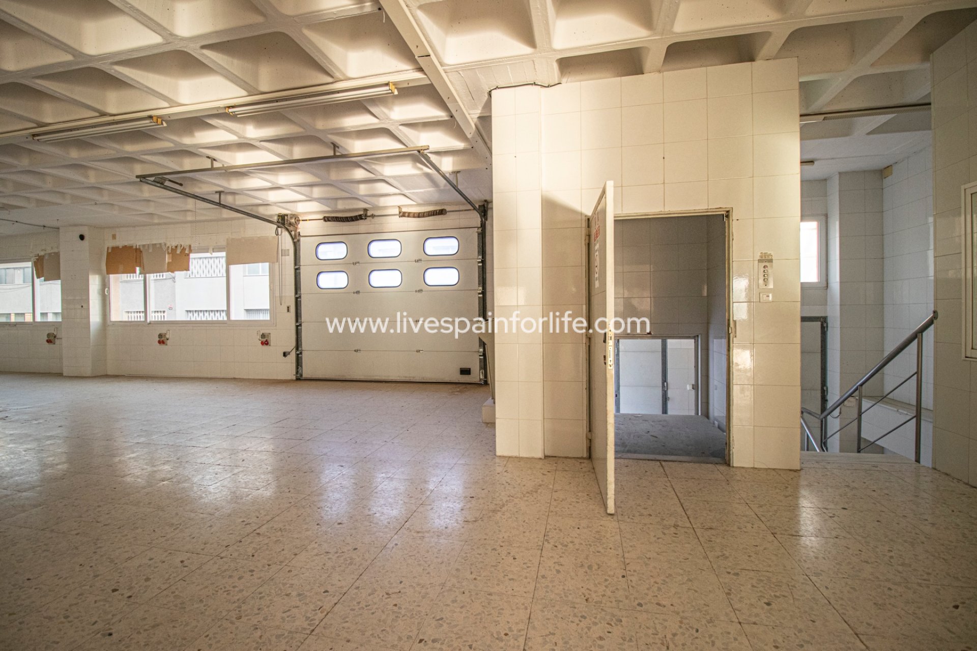 Revente - Commercial -
Elche