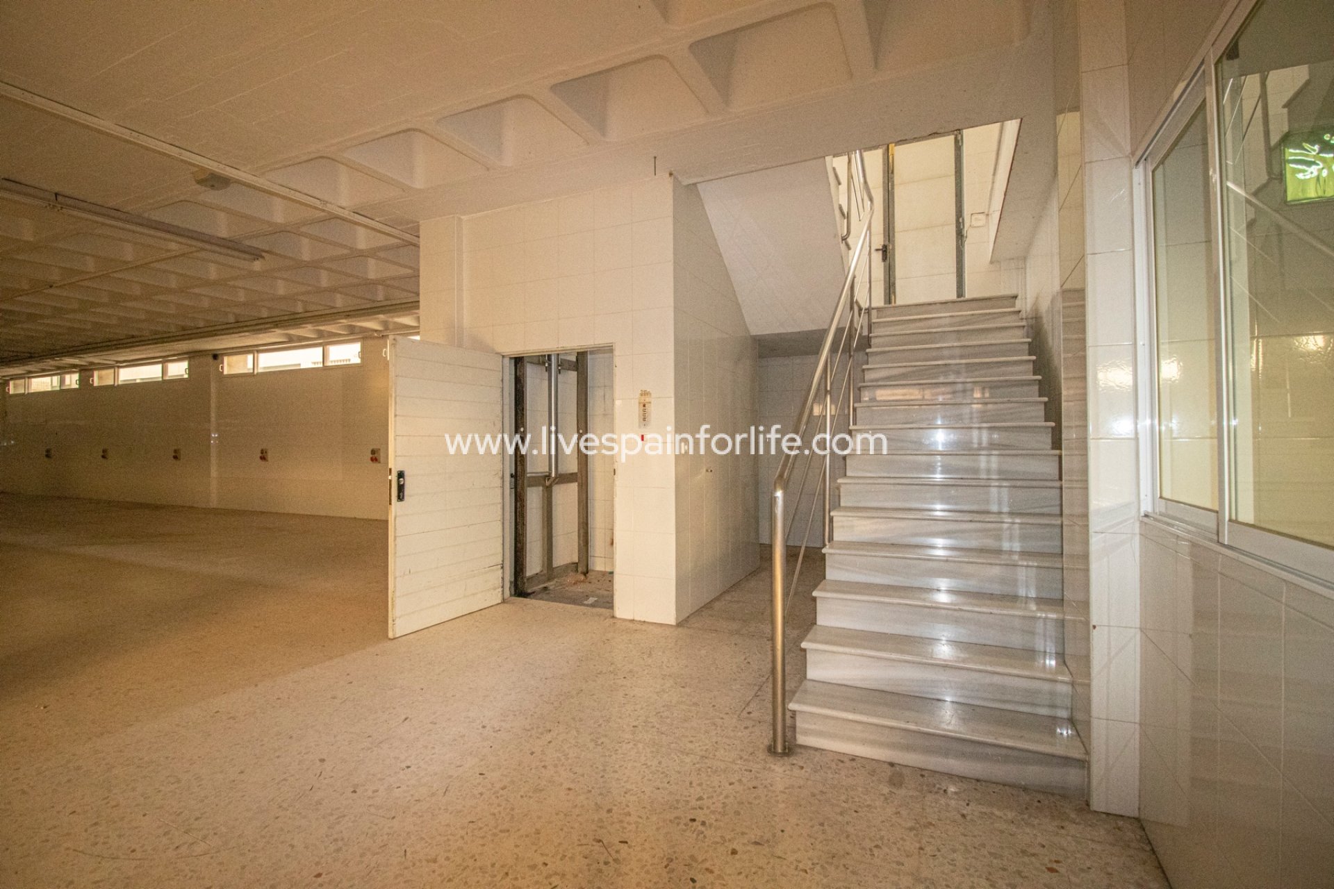 Revente - Commercial -
Elche