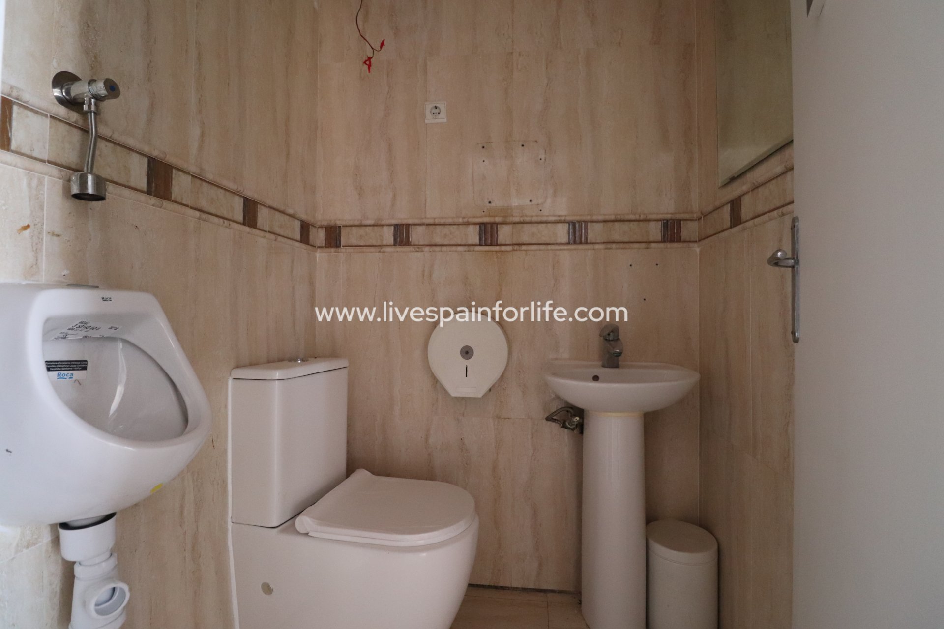 Revente - Commercial (Freehold) -
Ciudad Quesada - La Marquesa