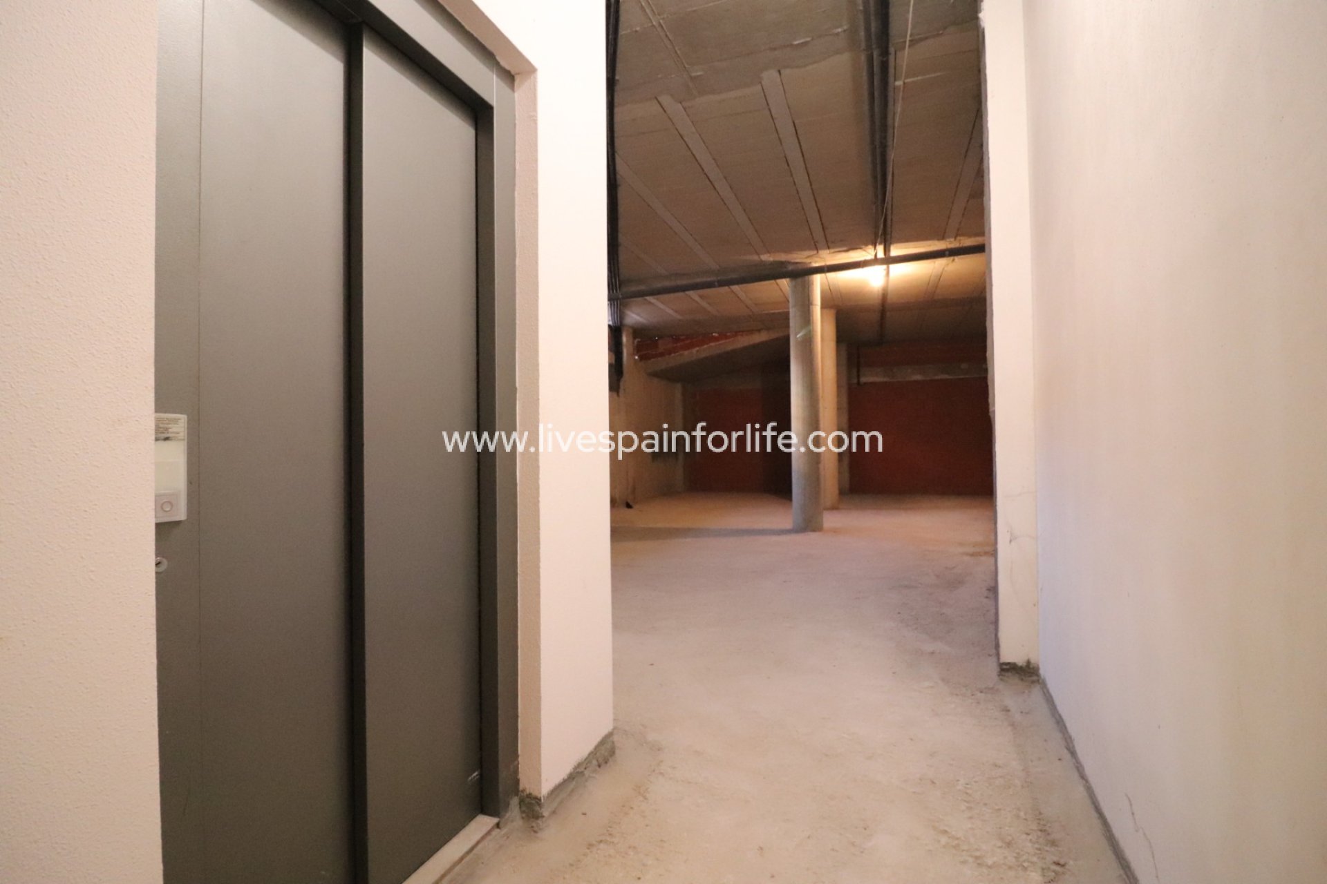 Revente - Commercial (Freehold) -
Rojales - Rojales - Village