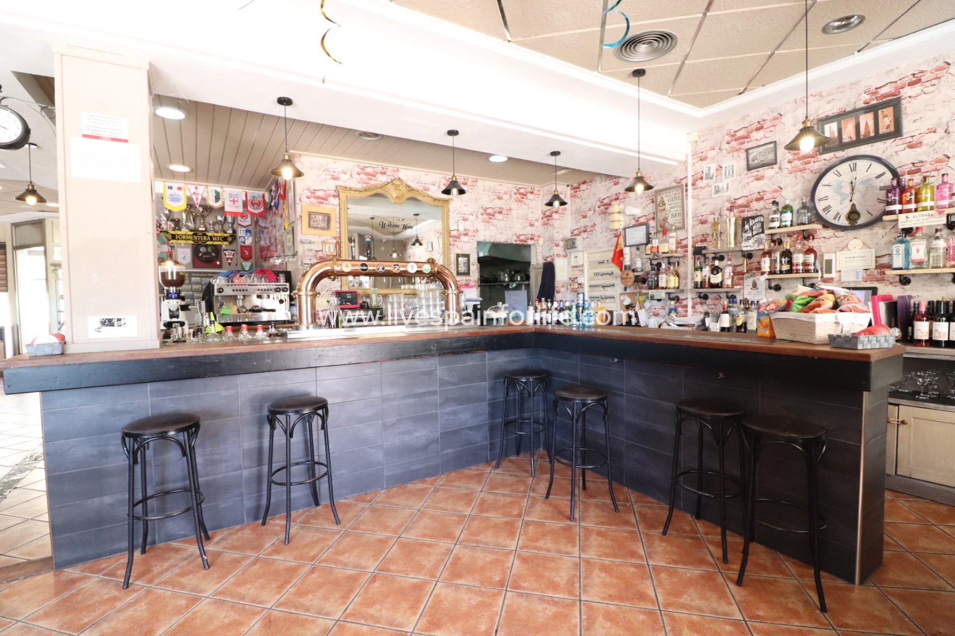 Revente - Commercial (Leasehold) -
Formentera Del Segura - Formentera - Village