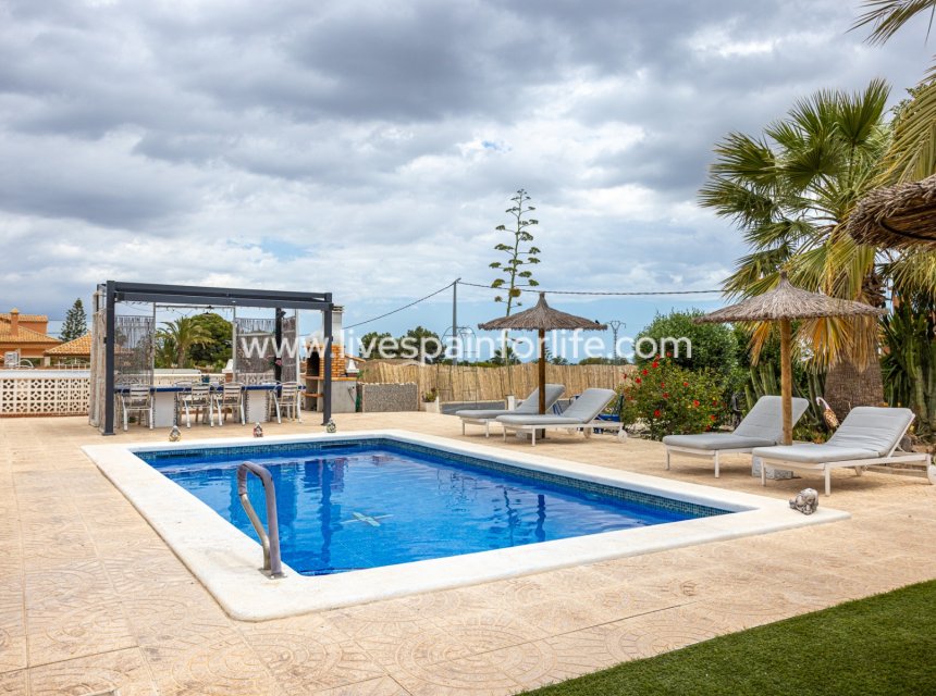 Revente - Maison de campagne -
Albatera