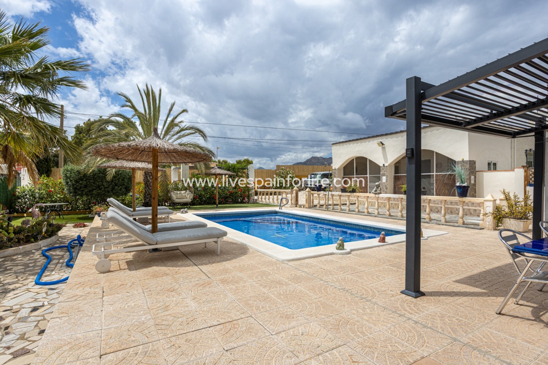 Revente - Maison de campagne -
Albatera