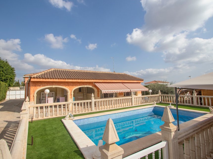 Revente - Maison de campagne -
Albatera