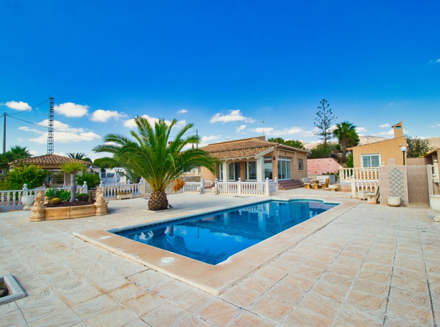 Revente - Maison de campagne -
Alicante