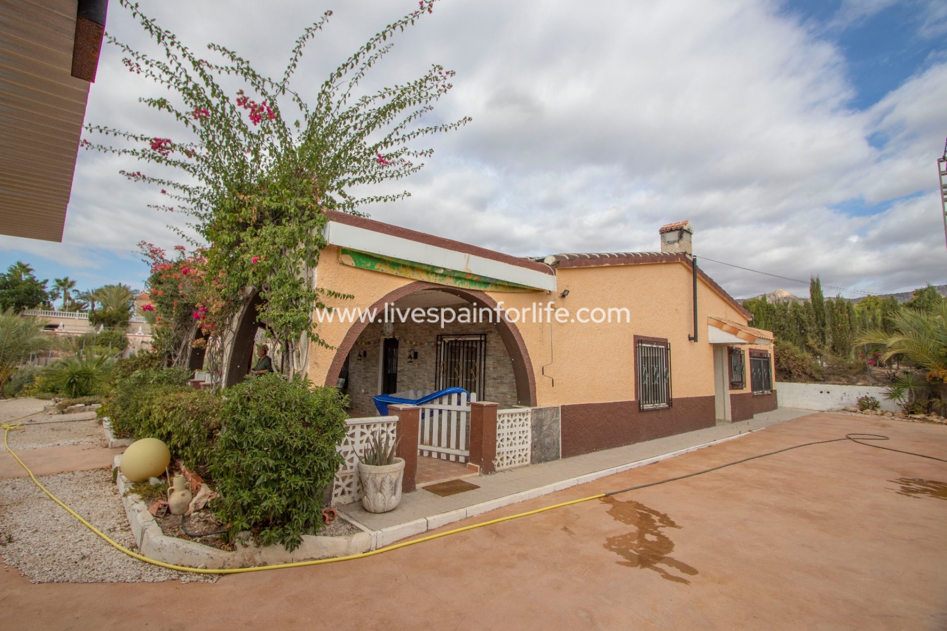 Revente - Maison de campagne -
Alicante