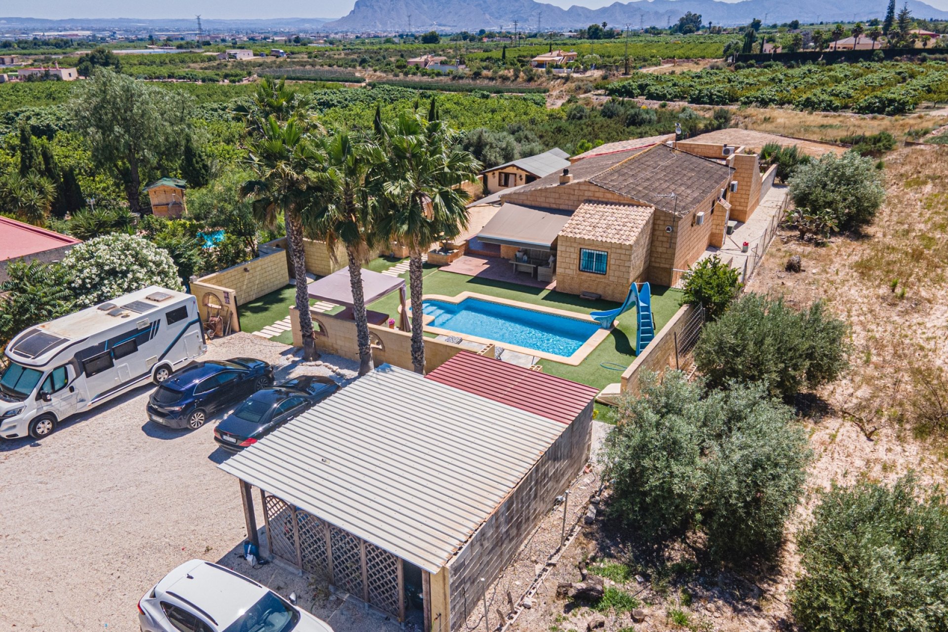 Revente - Maison de campagne -
Alicante