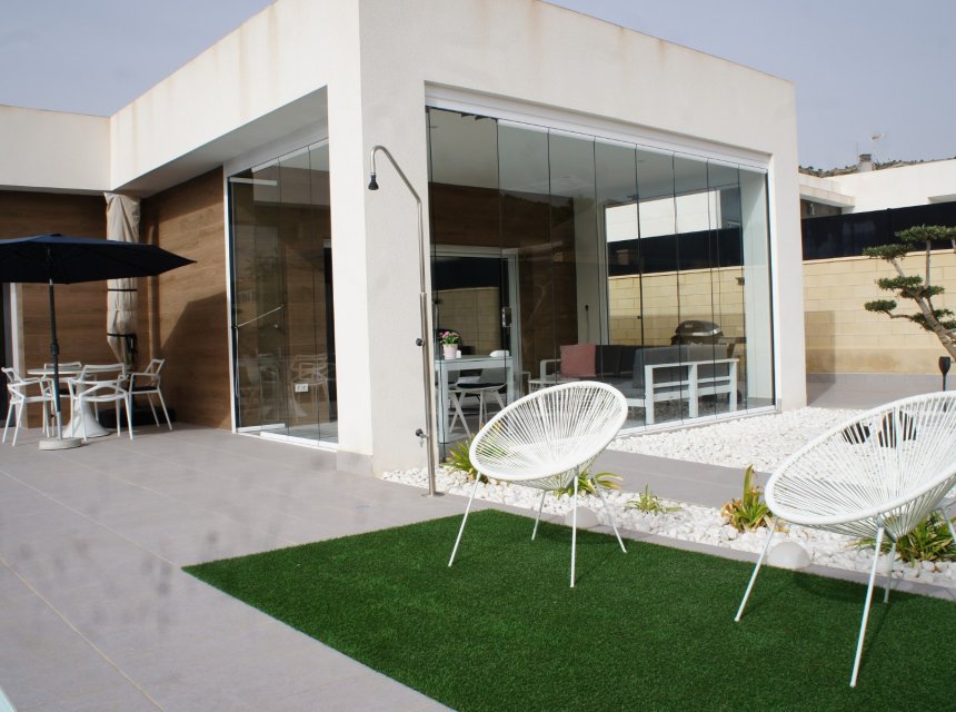 Revente - Maison de campagne -
Alicante