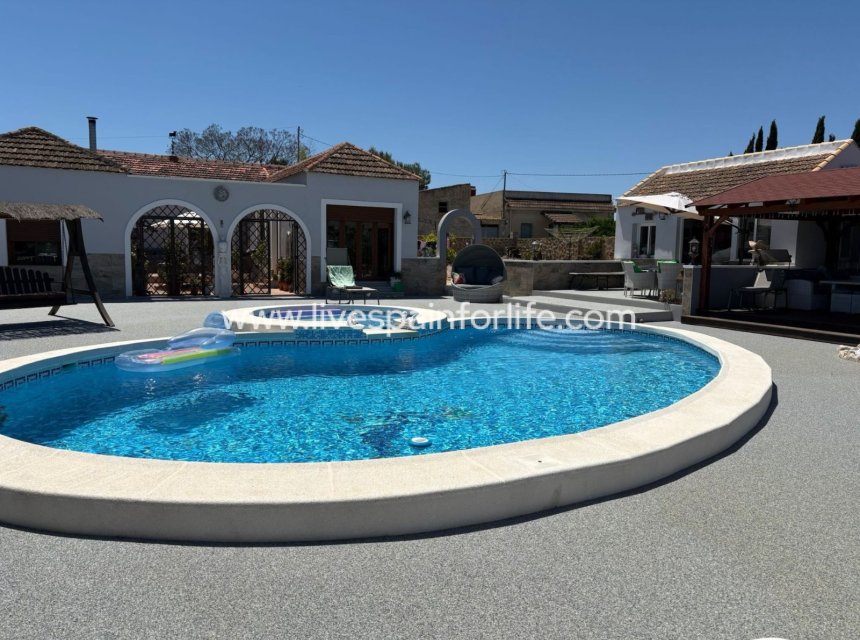 Revente - Maison de campagne -
Alicante