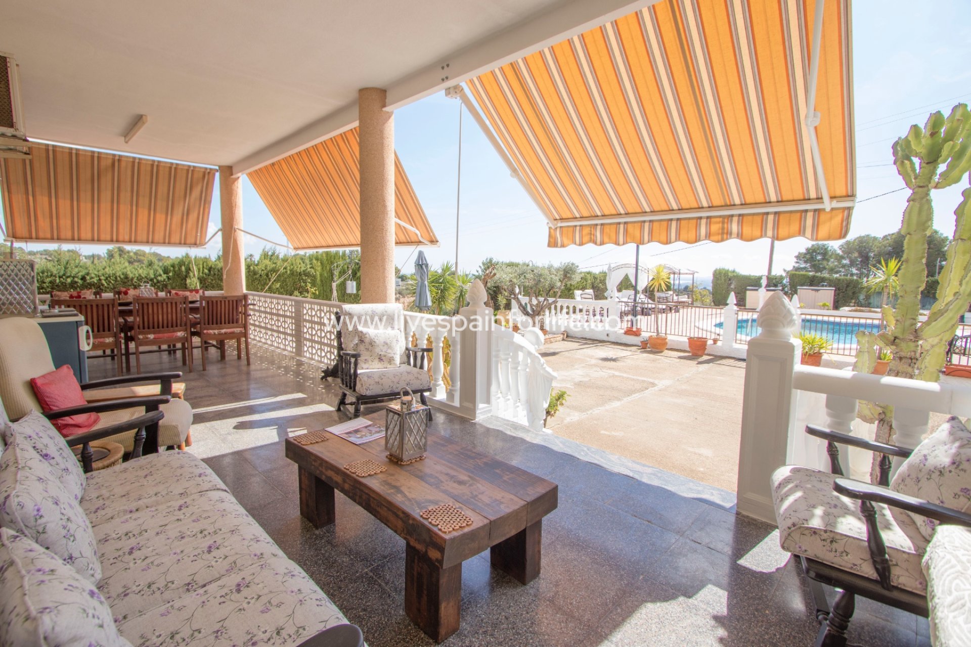 Revente - Maison de campagne -
Alicante