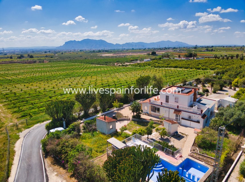 Revente - Maison de campagne -
Alicante