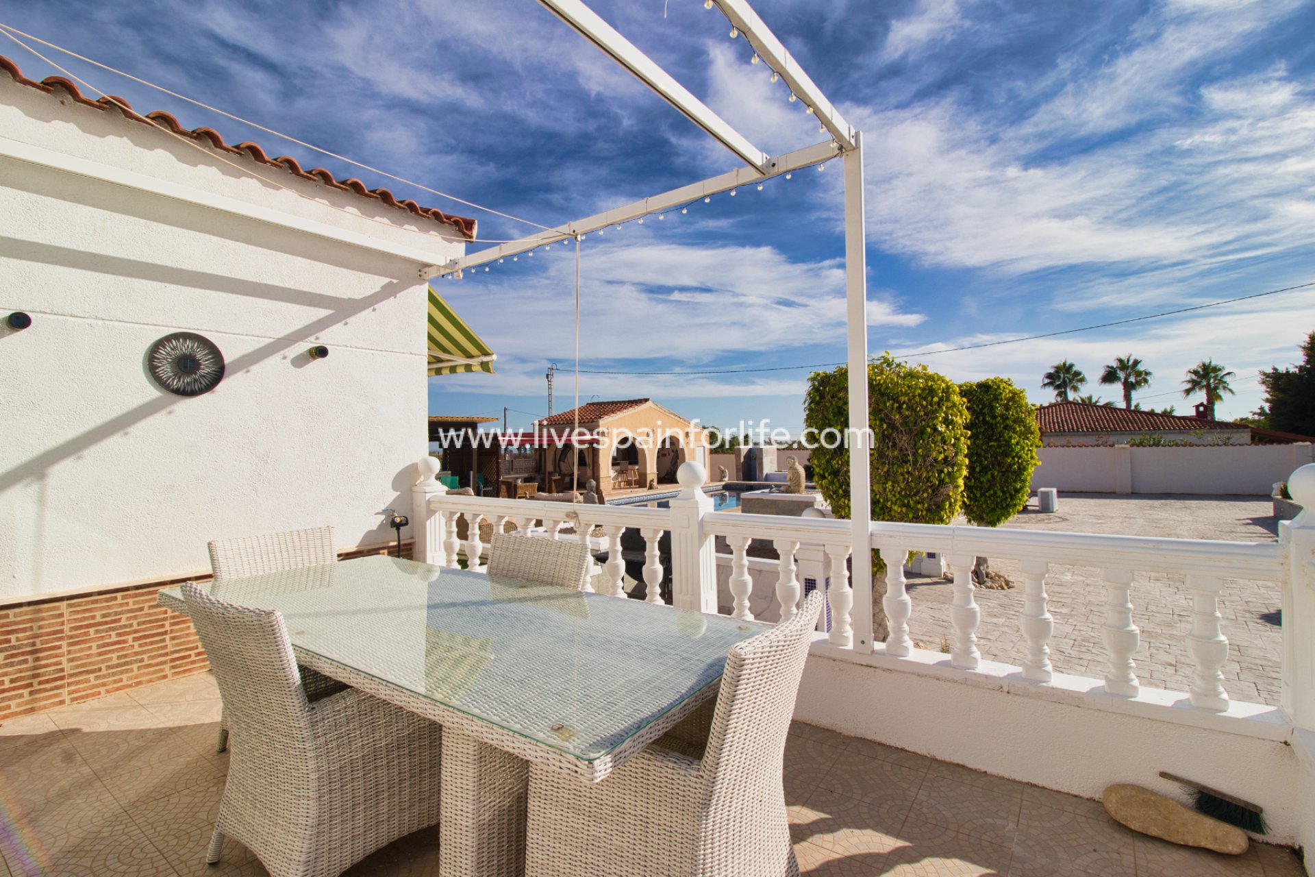 Revente - Maison de campagne -
Alicante