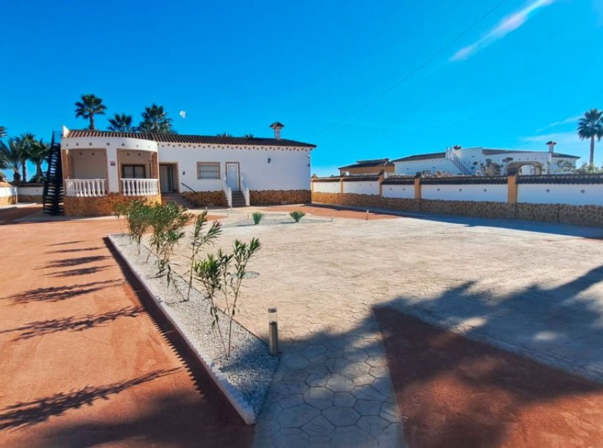 Revente - Maison de campagne -
Catral