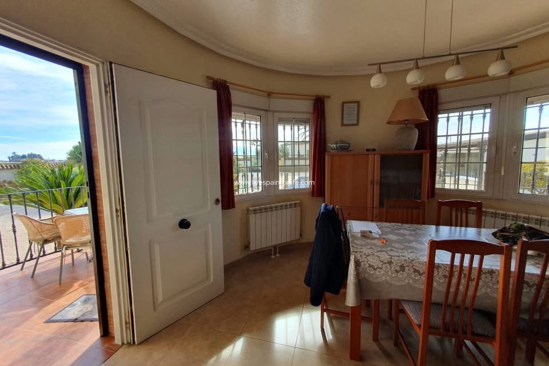 Revente - Maison de campagne -
Catral