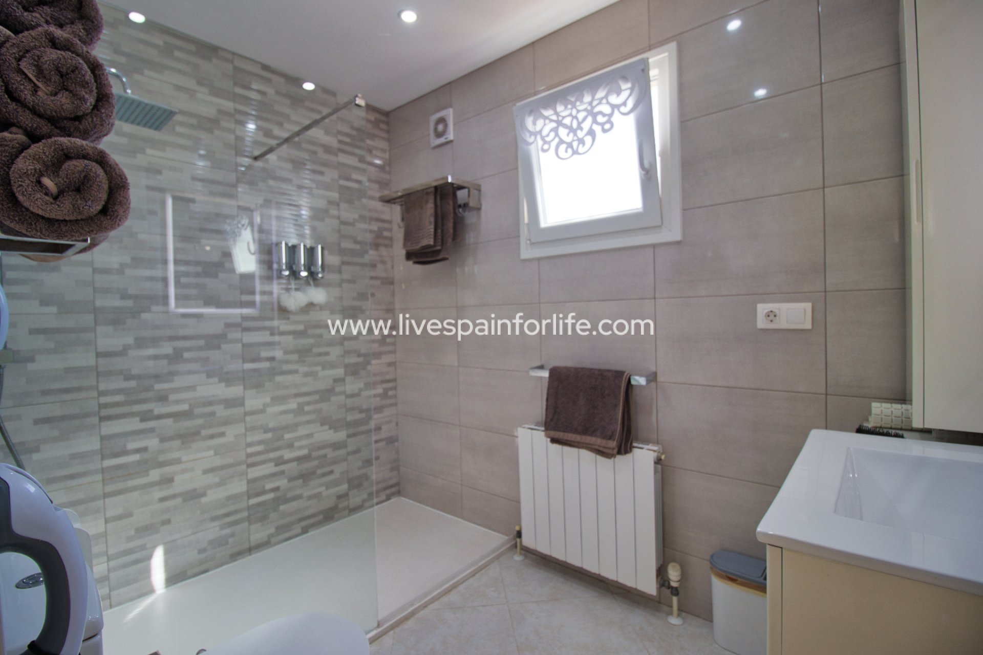 Revente - Maison de campagne -
Catral