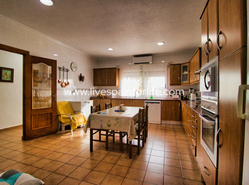 Revente - Maison de campagne -
Crevillent