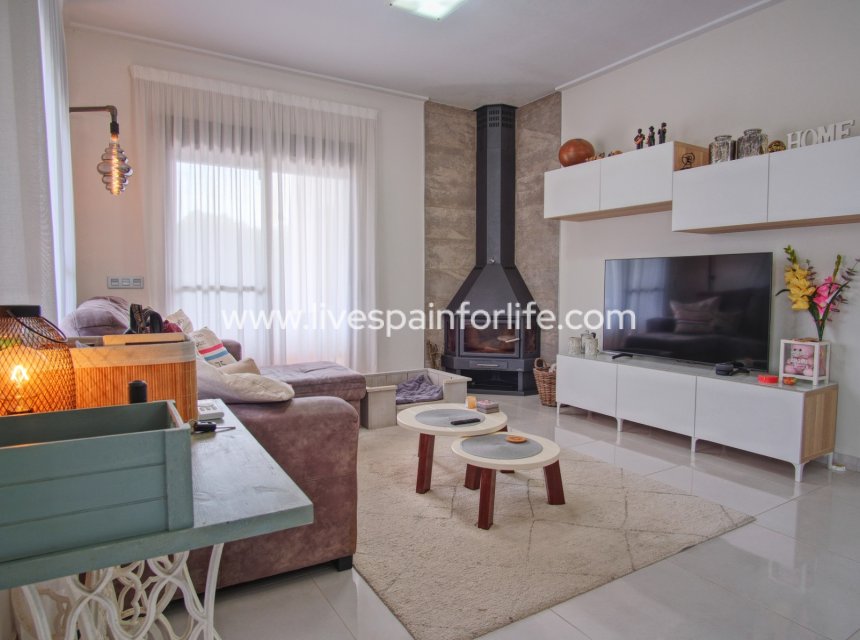 Revente - Maison de campagne -
Dolores - Dolores - Country