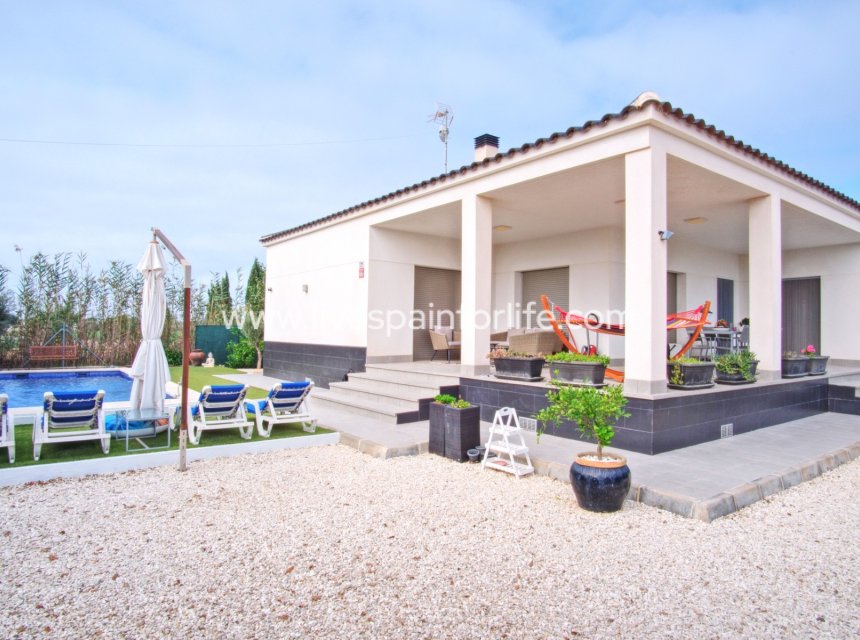 Revente - Maison de campagne -
Dolores - Dolores - Country
