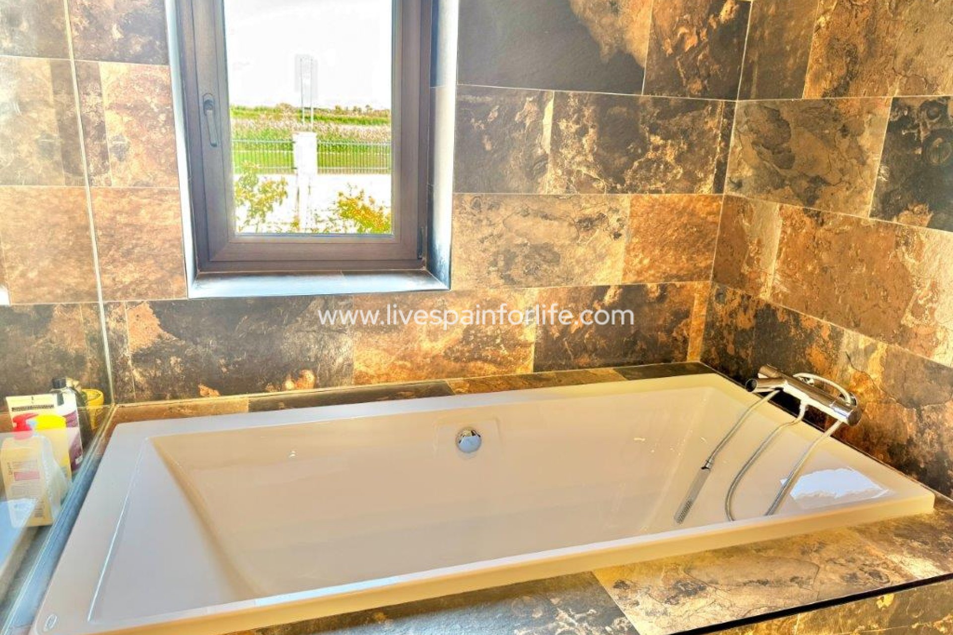 Revente - Maison de campagne -
Dolores