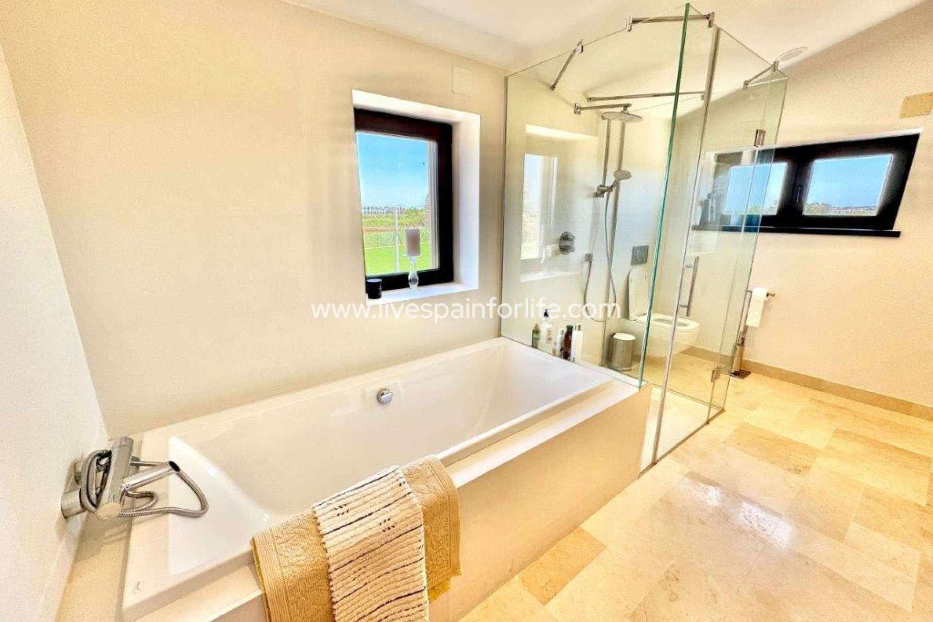 Revente - Maison de campagne -
Dolores