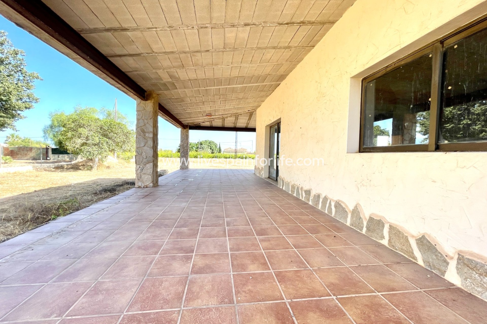 Revente - Maison de campagne -
Elche - Matola