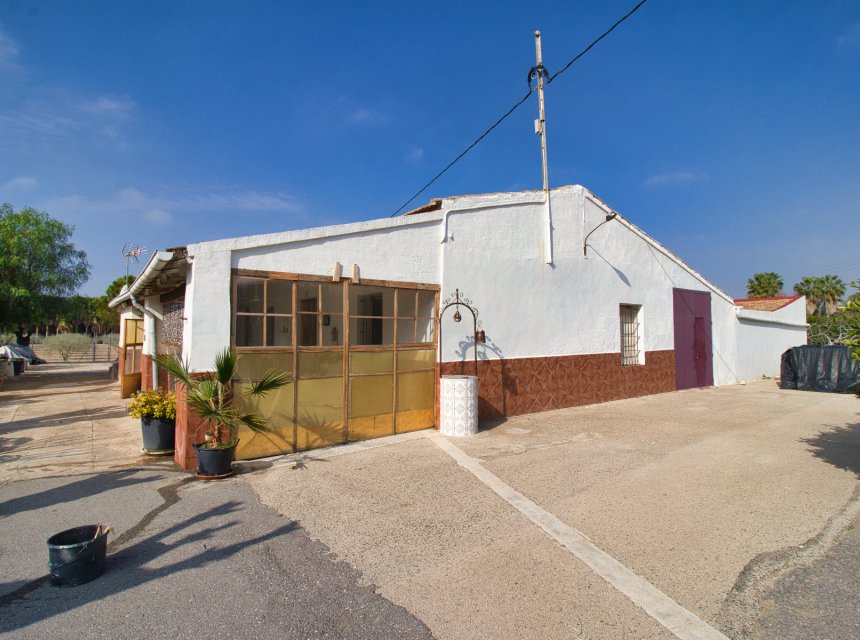 Revente - Maison de campagne -
Elche