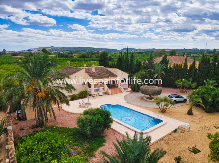 Revente - Maison de campagne -
Orihuela