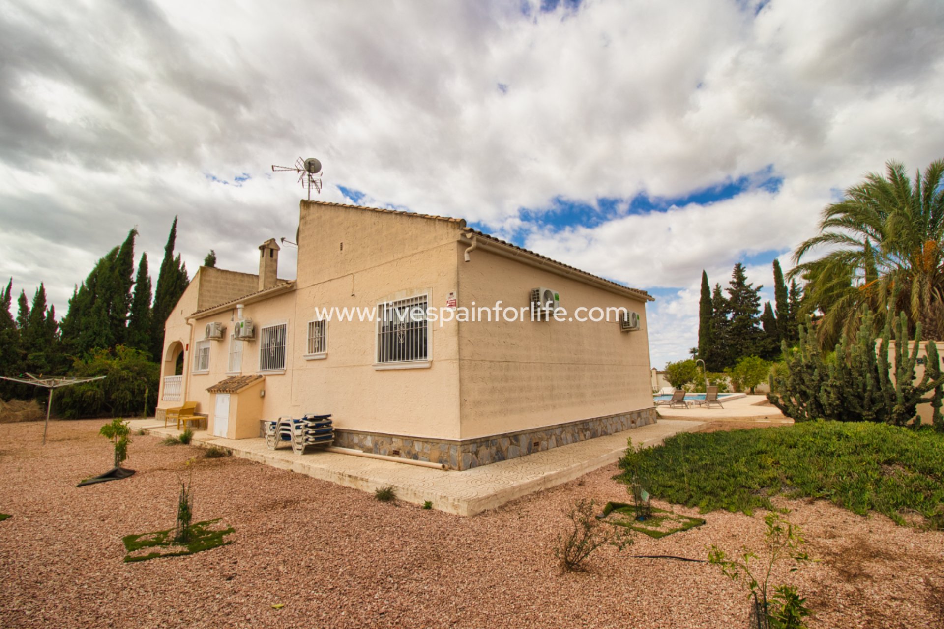 Revente - Maison de campagne -
Orihuela