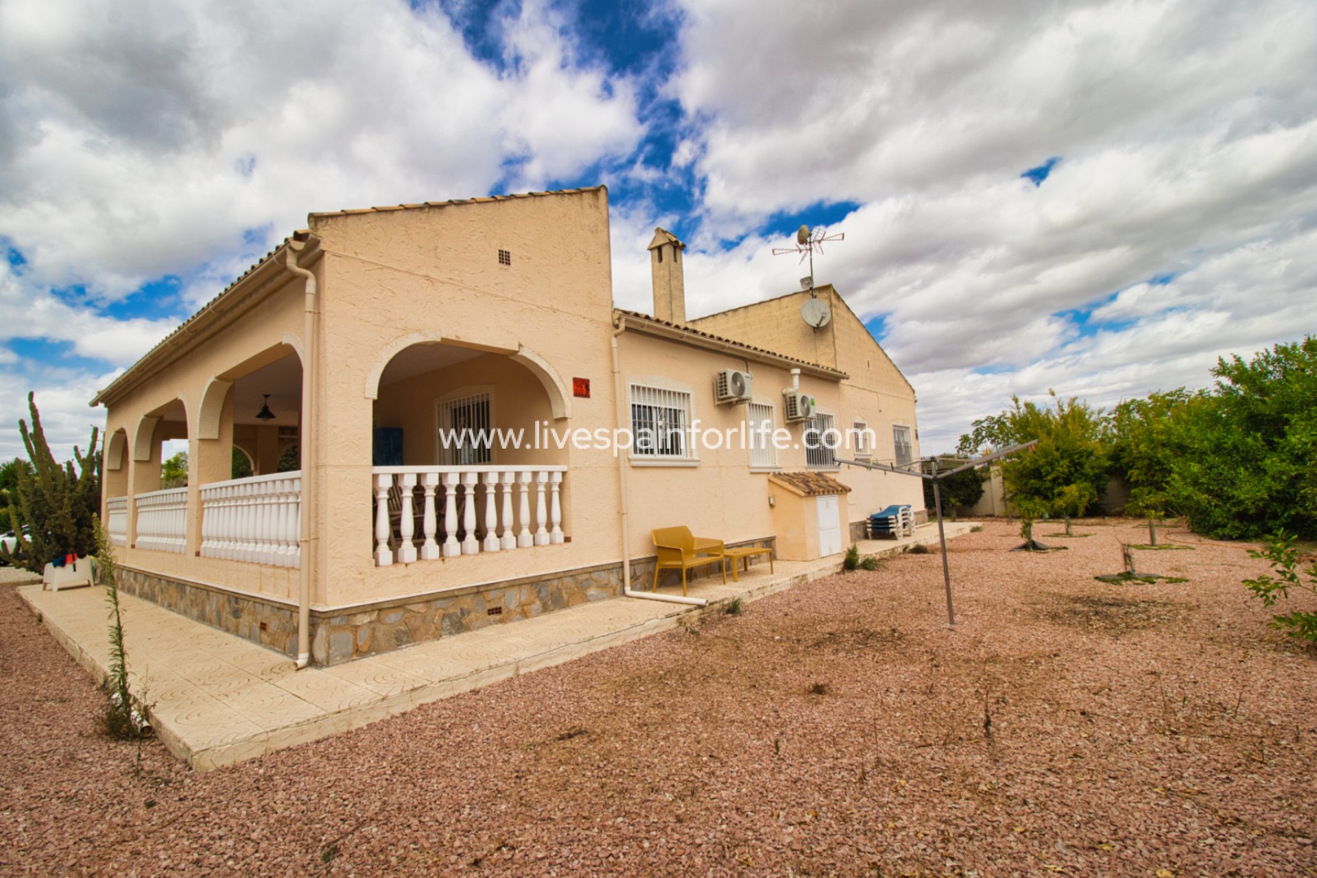 Revente - Maison de campagne -
Orihuela
